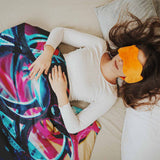 Therapy blanket bedding set with clockwork mechanism