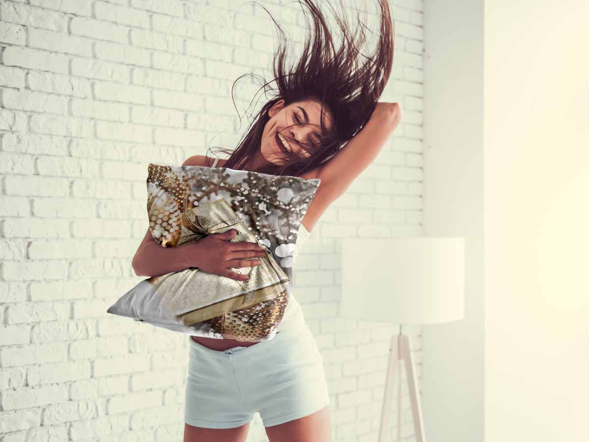 Almohada de salud con regalo dorado