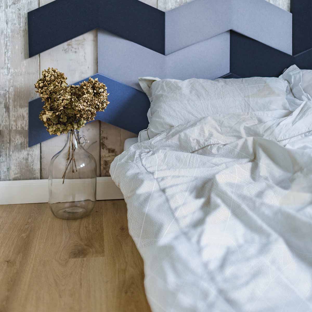 Set di biancheria da letto con coperta terapeutica grigia con motivo bianco