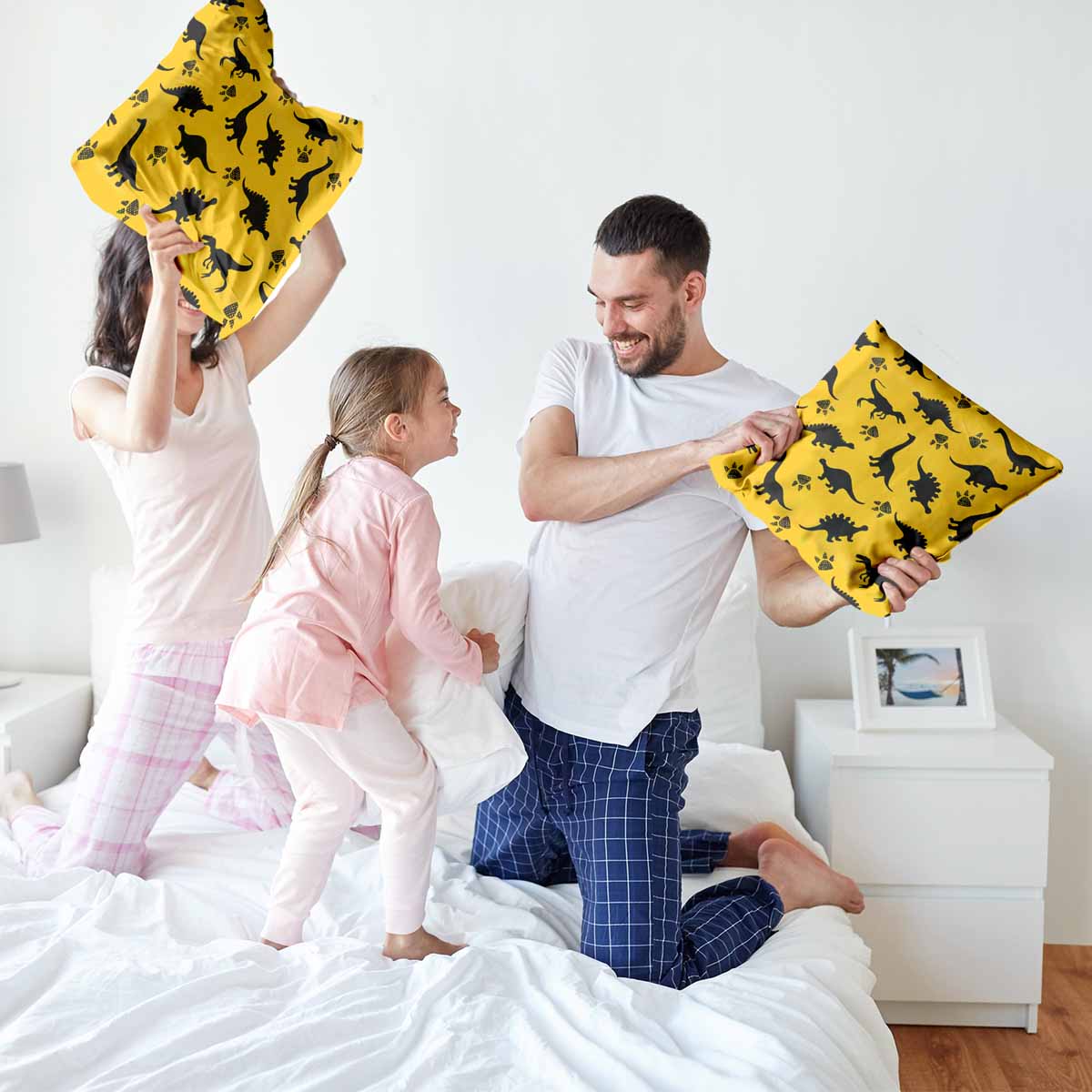 Almohada de salud amarilla con dinosaurio