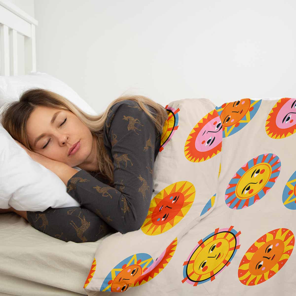 Set di biancheria da letto beige con coperta terapeutica e sole