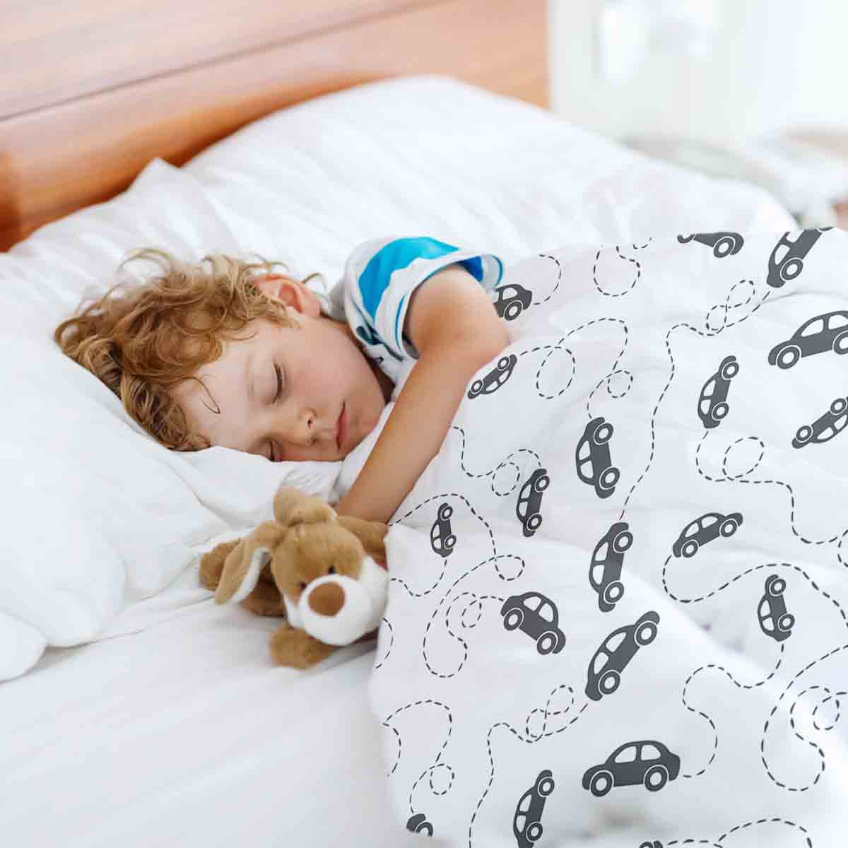 Juego de ropa de cama con mantas terapéuticas y autos negros