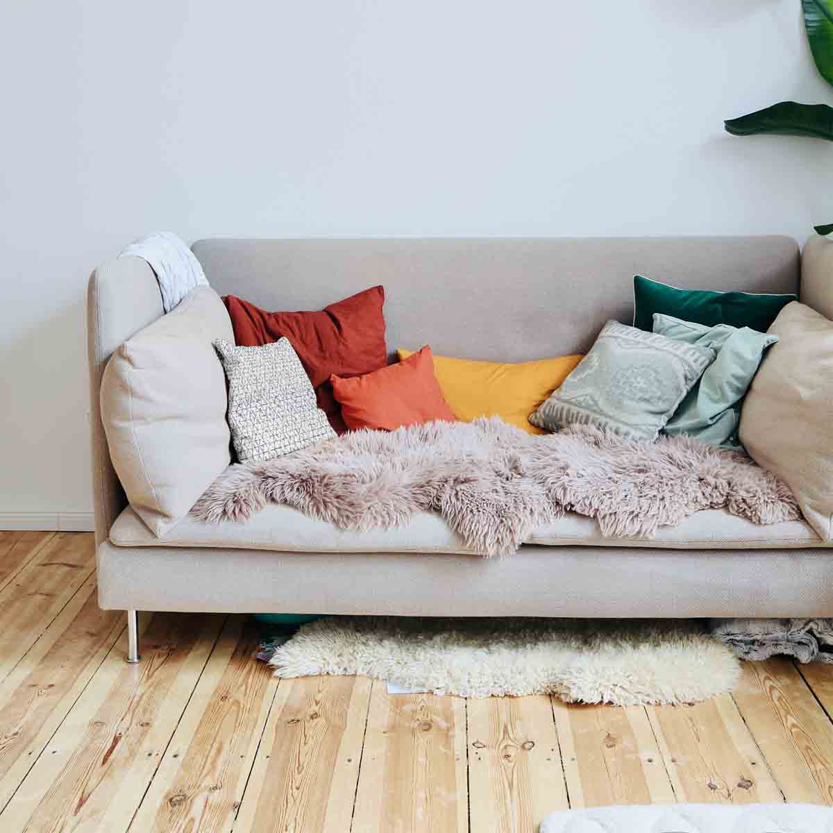 Gezondheidskussen wit met delicate blauwe vormen