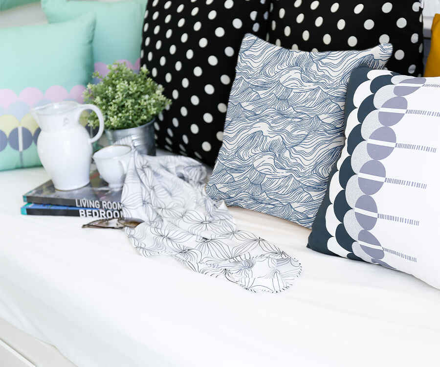 Health pillow waves in blue