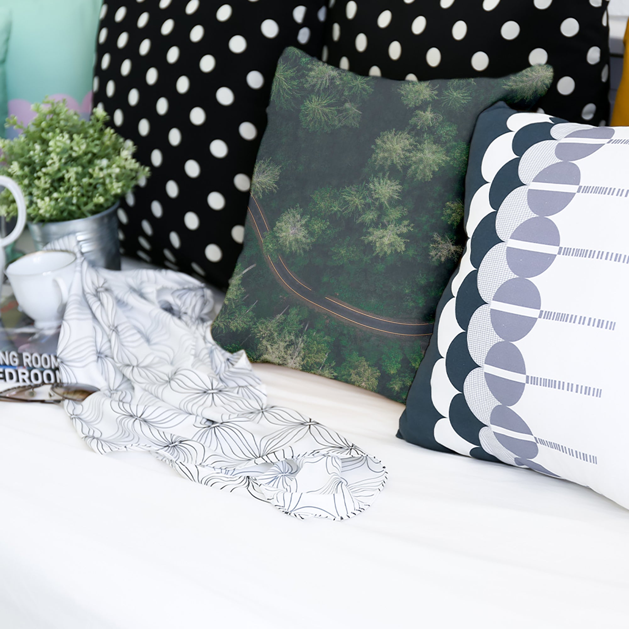 Cuscino salute strada nella foresta