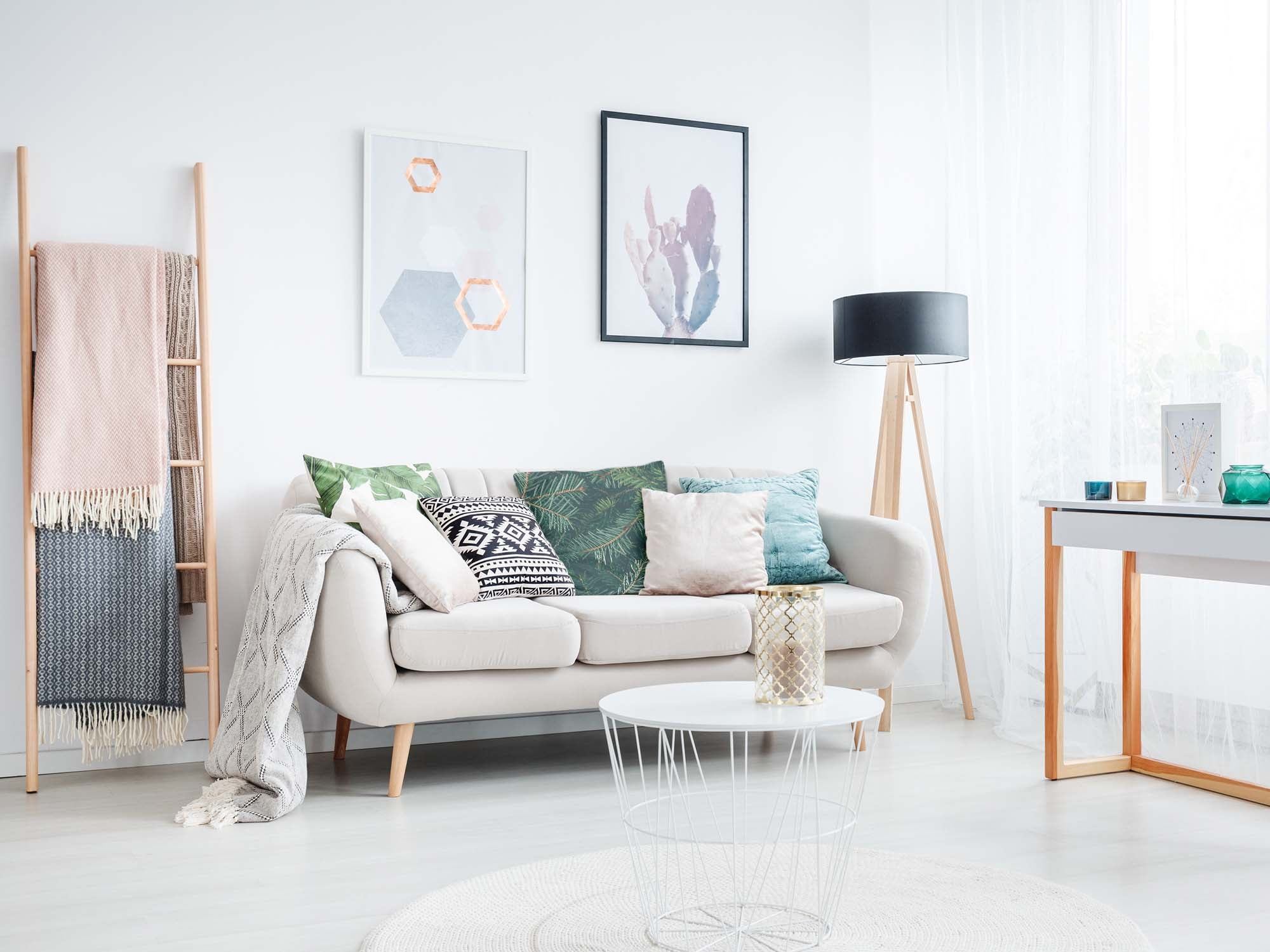 Cuscino per la salute con rami di pino verdi