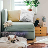 Cuscino sanitario bianco con delicate strisce