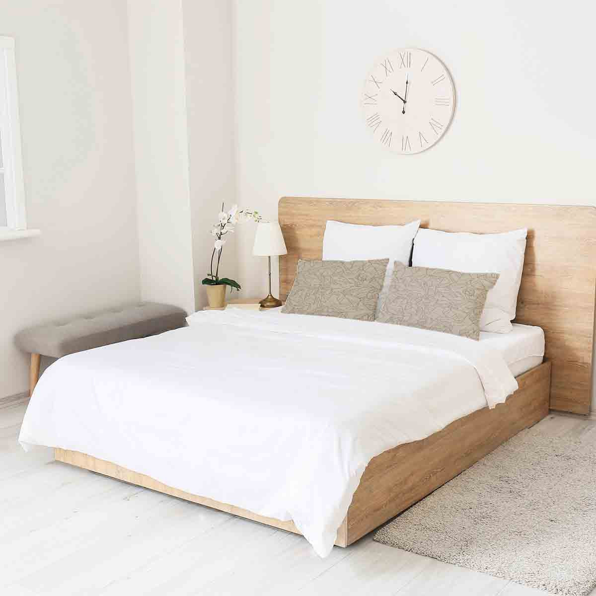 Almohada de salud beige con forma de hoja negra