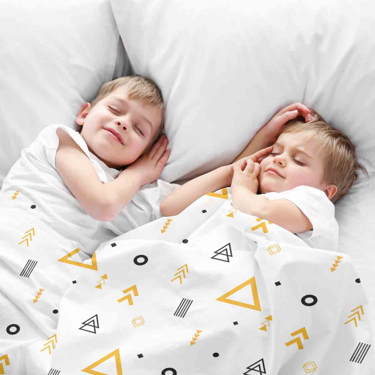 Therapy blankets bedding set white with yellow triangles