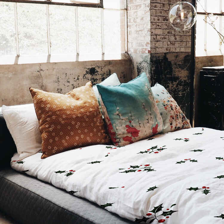 Original therapy blanket - cotton cover white mistletoe branches