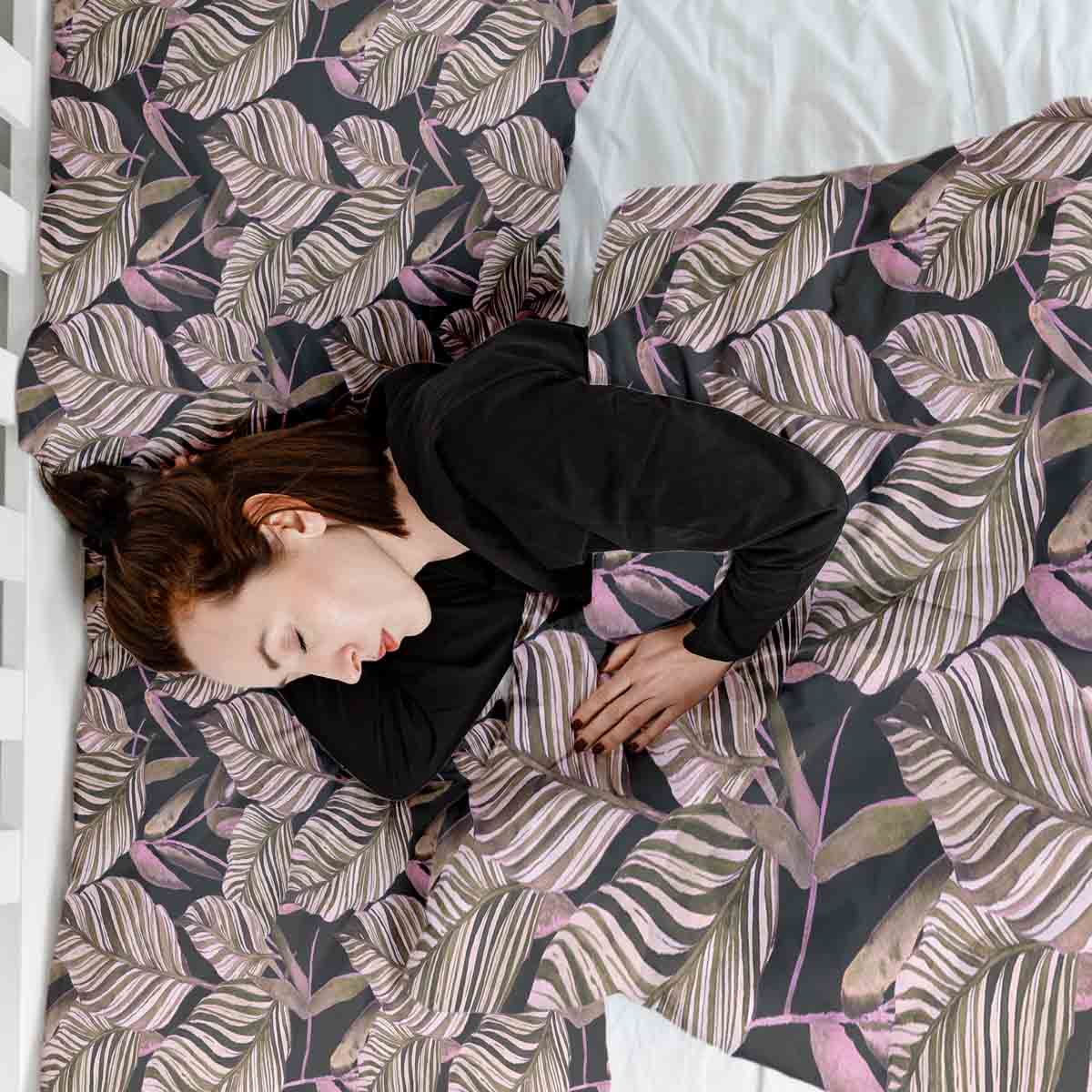 Set di biancheria da letto con coperte terapeutiche nero con foglie viola