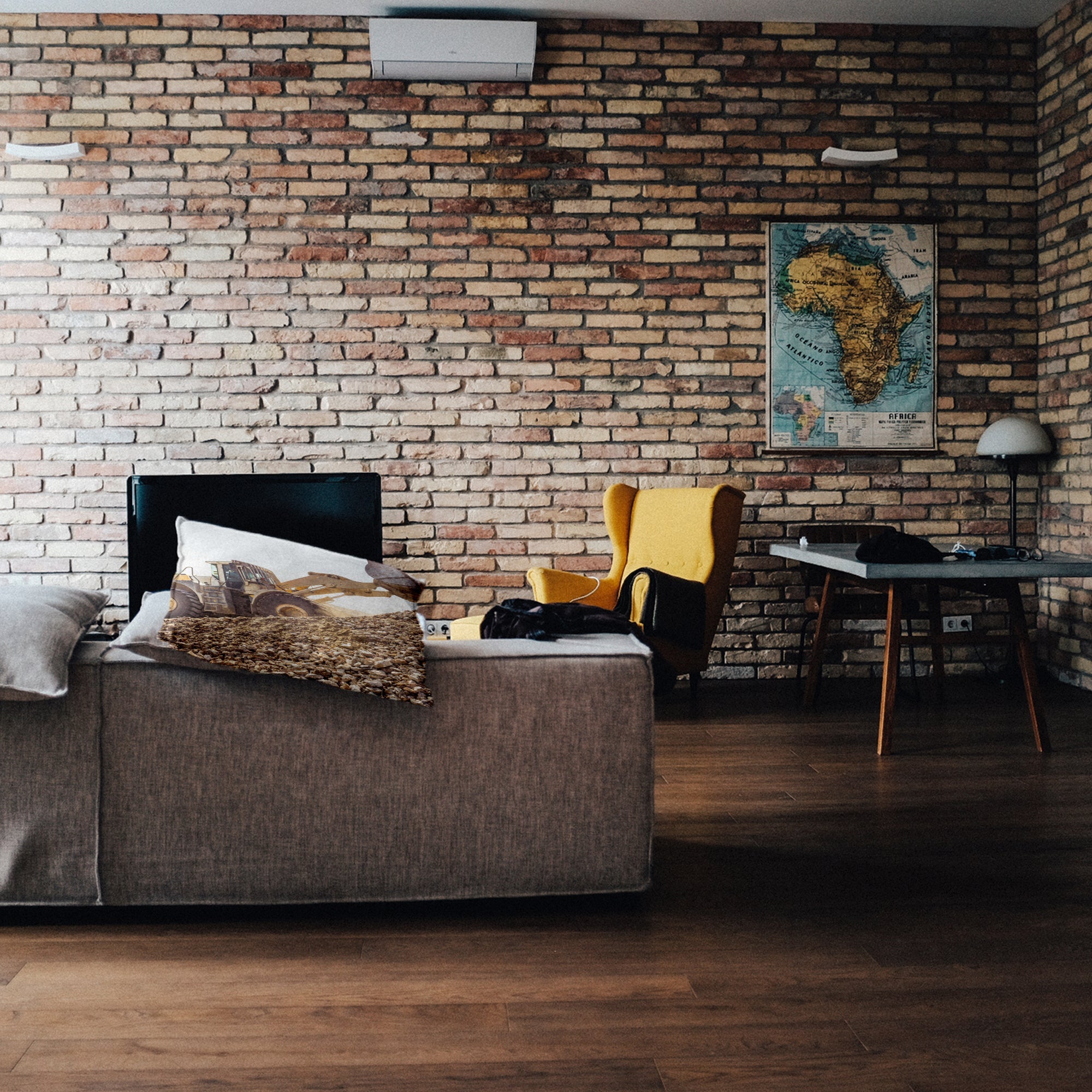 Almohada de salud tractor en la montaña