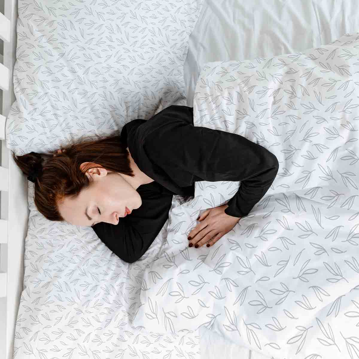 Therapy blankets bedding set light gray branches