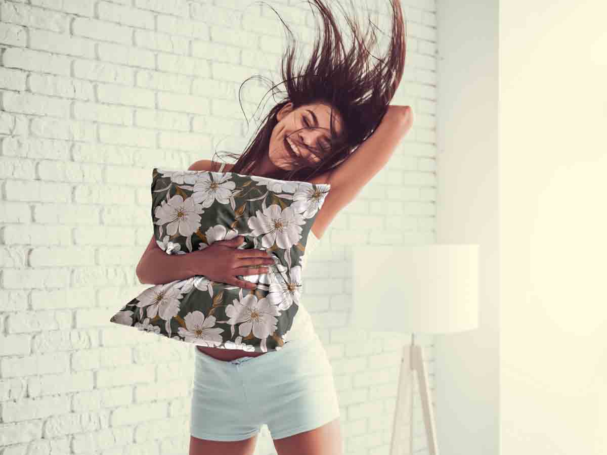 Almohada de salud con flores de áster rosa