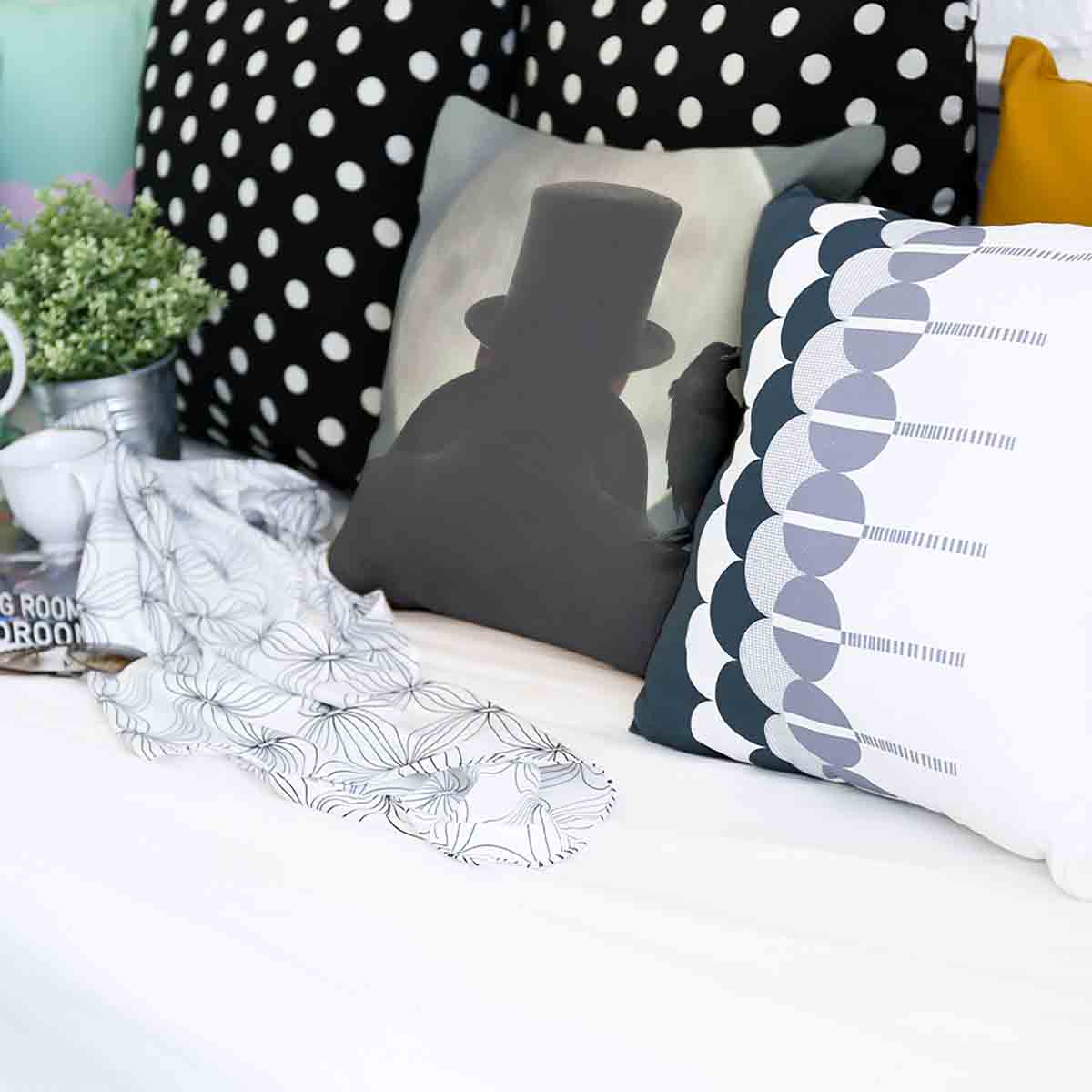 Cuscino salute uomo alla luce della luna