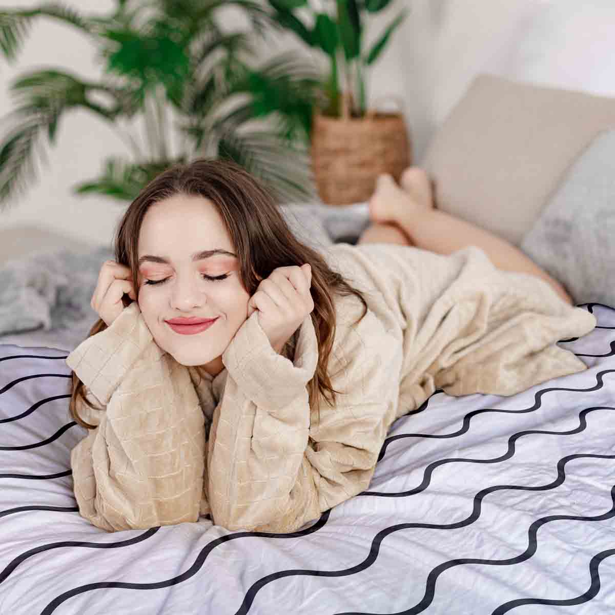 Therapy blankets bedding set light gray waves