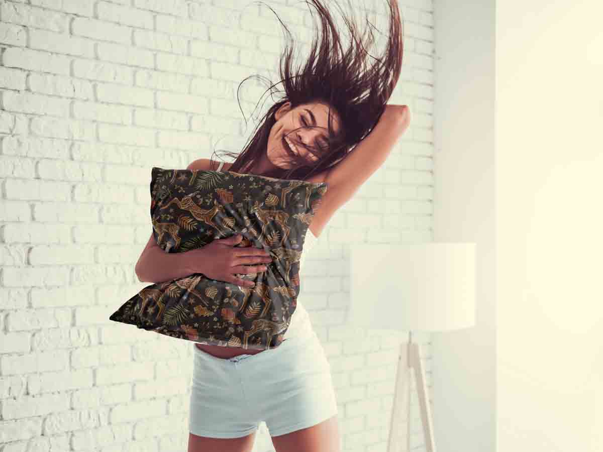 Almohada de salud marrón con ciervo