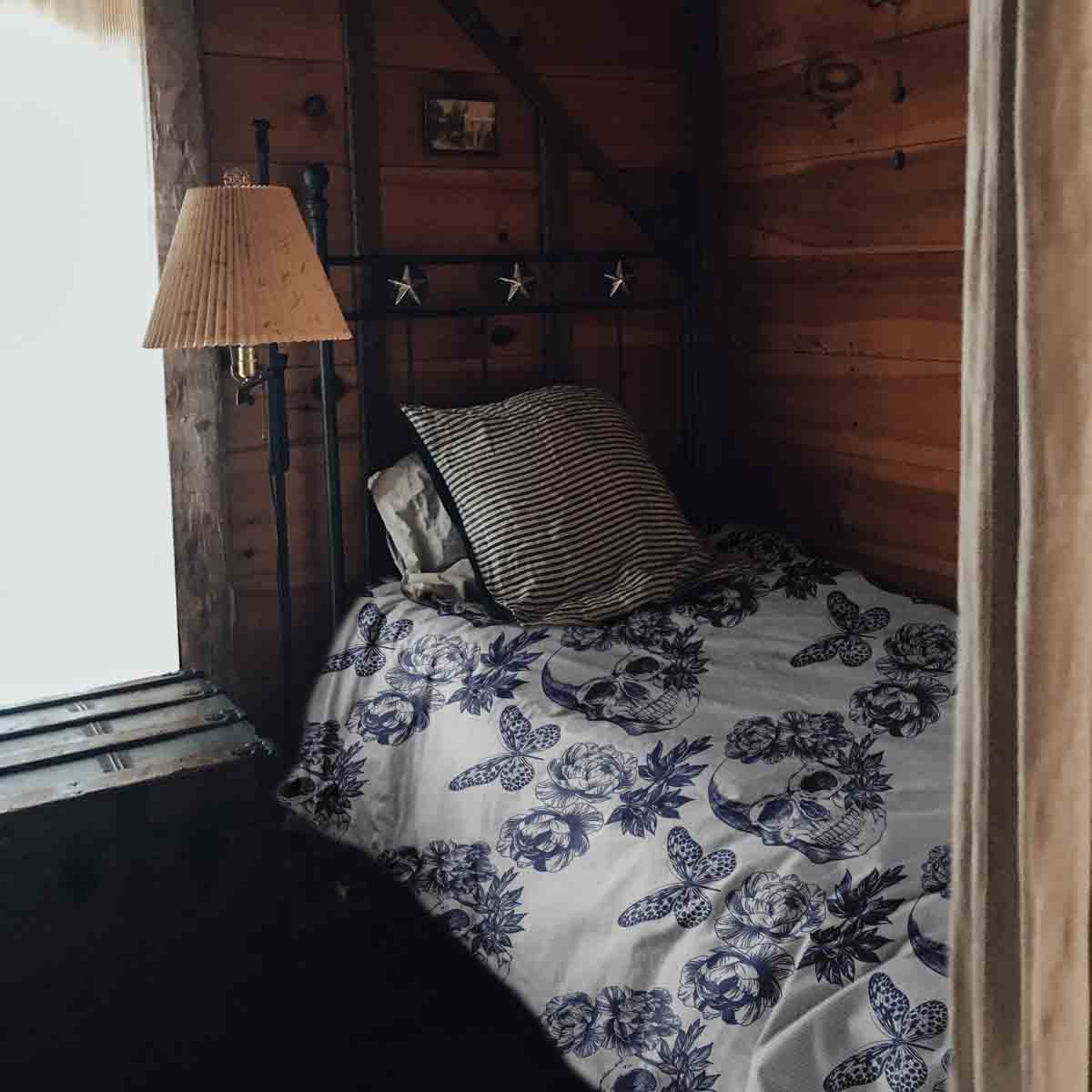 Set de ropa de cama con manta terapéutica flores calavera