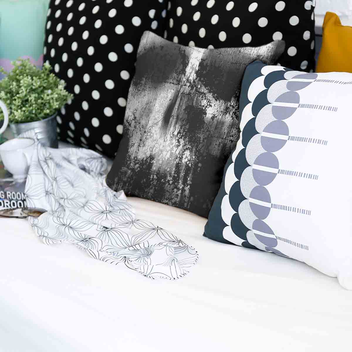 Almohada de salud negra con patrón jaspeado