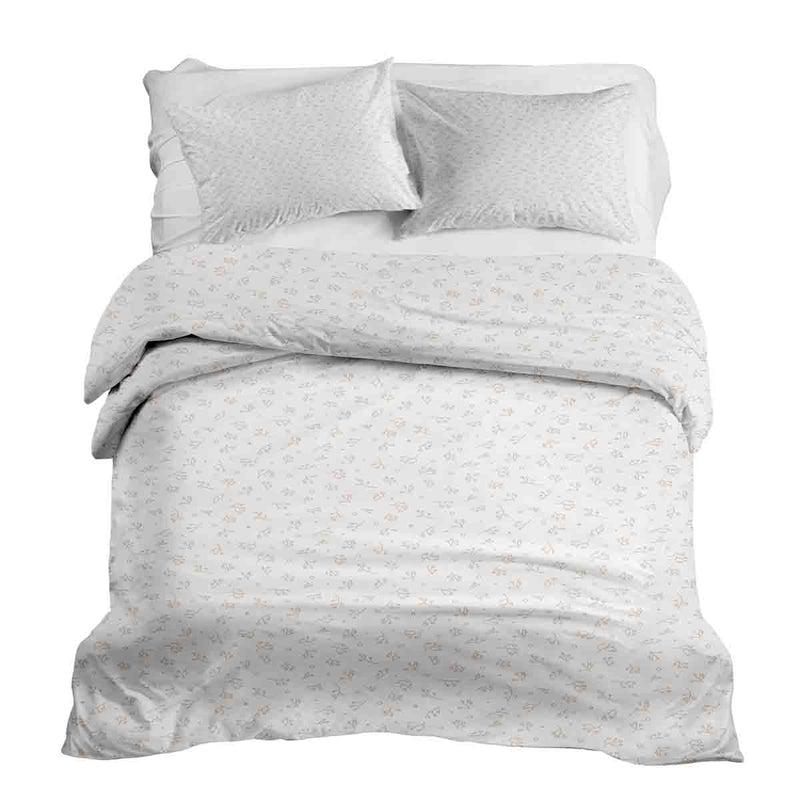 Therapy blankets and bedding set with delicate bouquets of flowers.