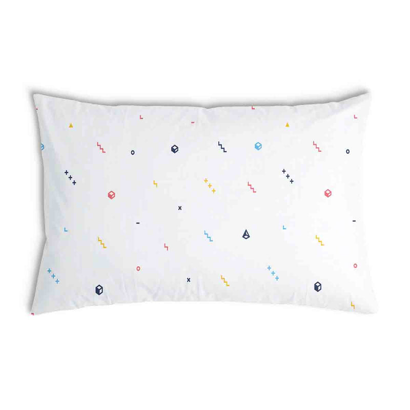 Cuscino sanitario bianco con forme colorate