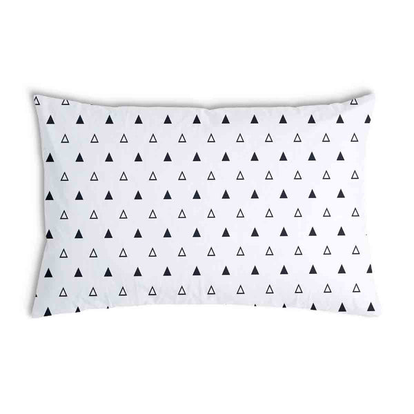 Almohada de salud blanca con triángulos negros