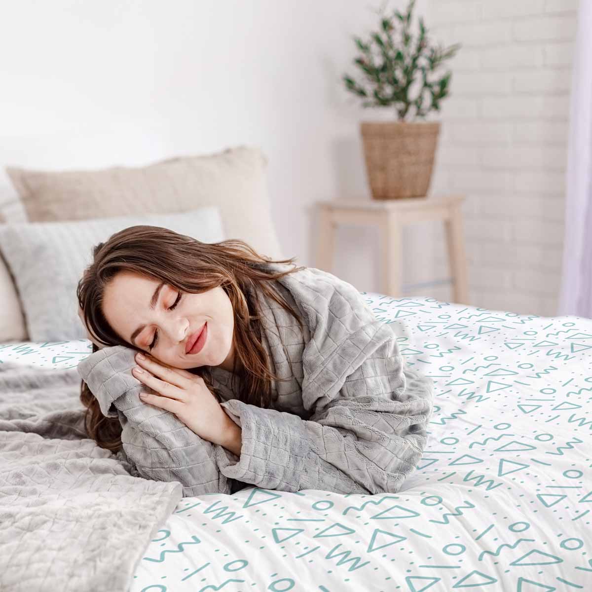 Therapy blankets bedding set white with blue shapes