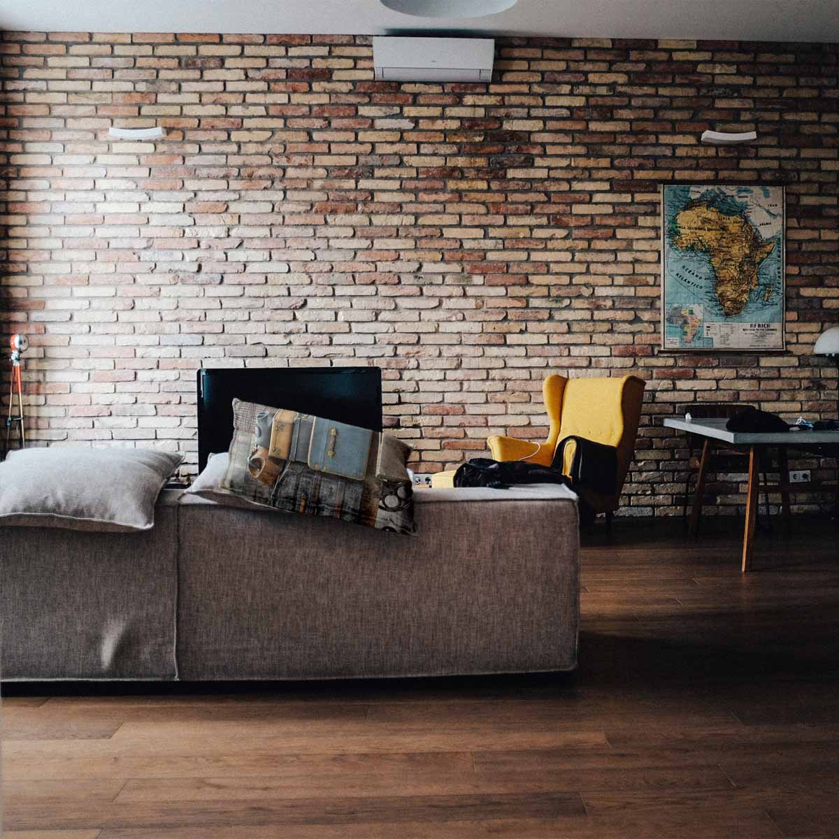 Health pillow with boxes