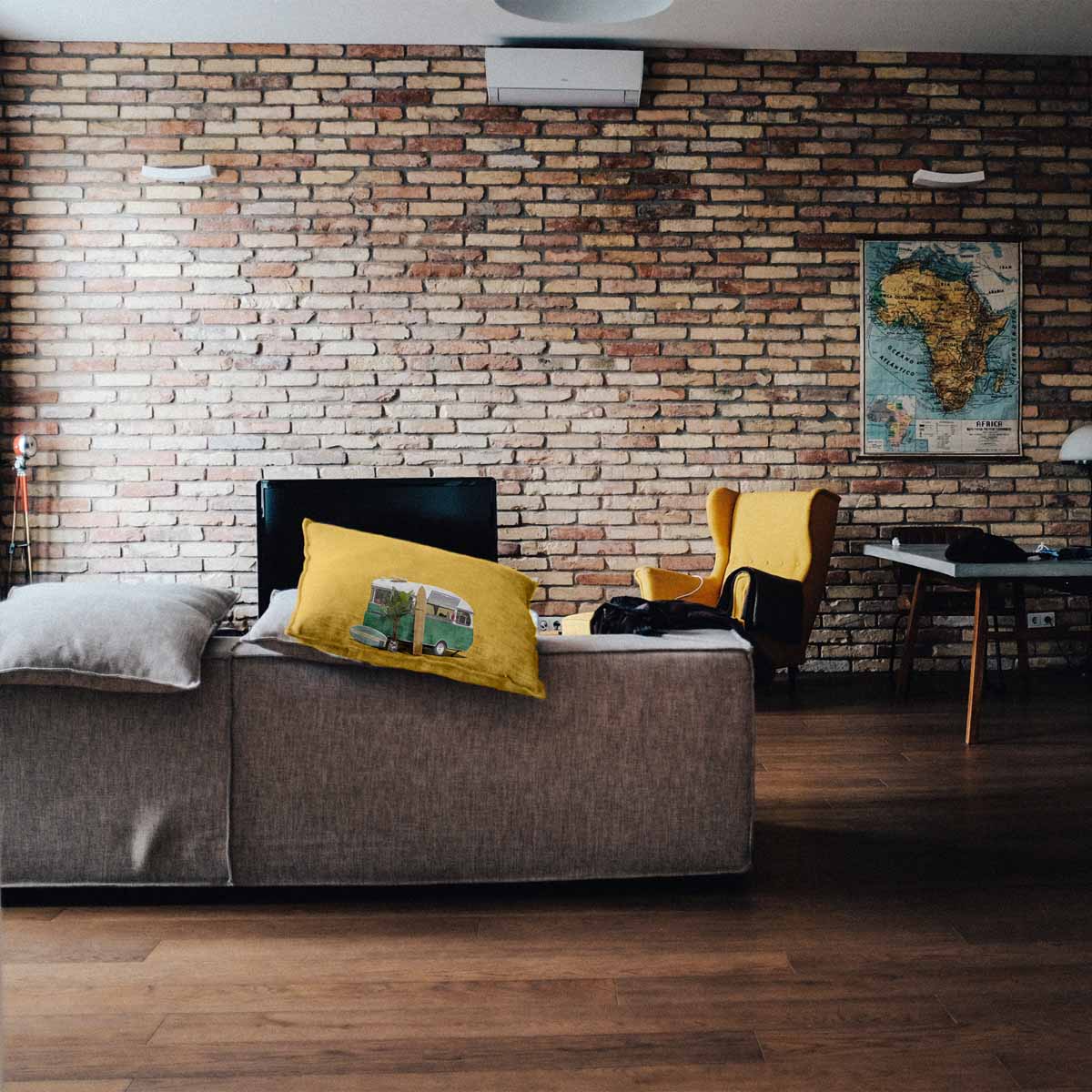 Health pillow yellow with bus