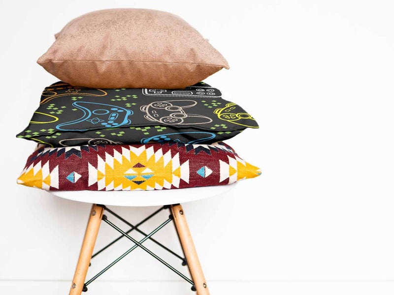 Health pillow black with game consoles