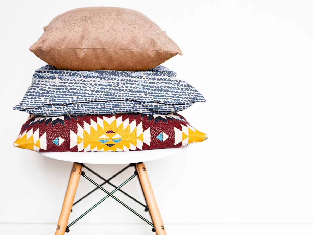 Gezondheidskussen met blauwe stippen