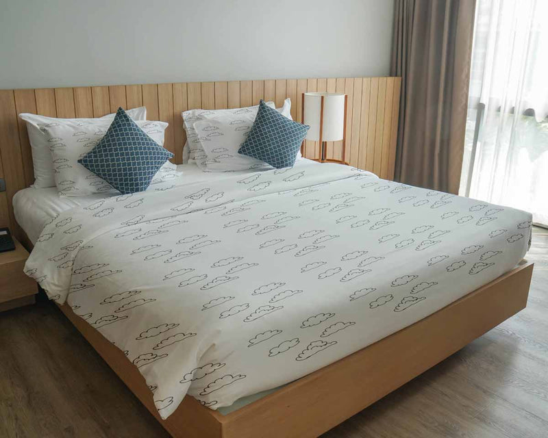 Therapy blankets bedding set white with clouds