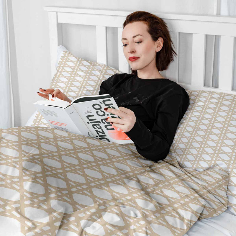 Therapy blanket bedding set, white with beige circles.