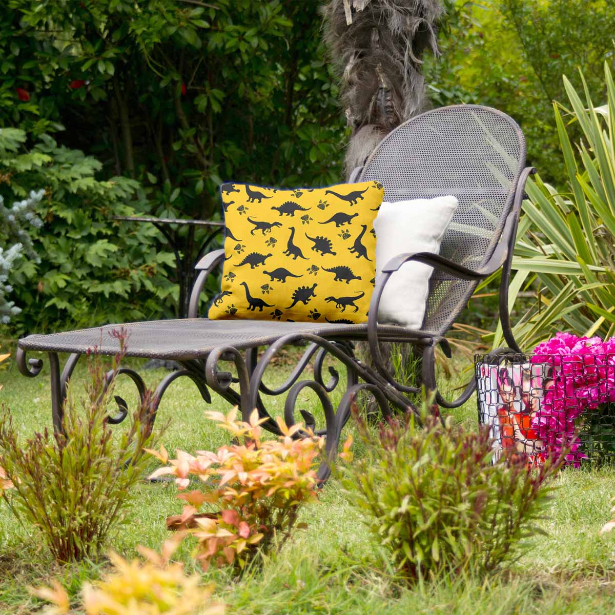 Almohada de salud amarilla con dinosaurio