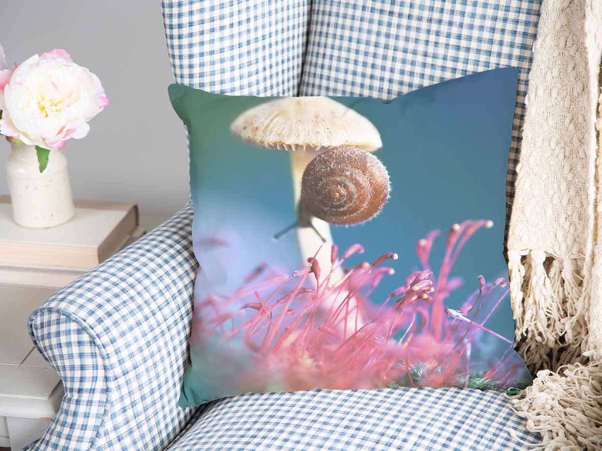 Health pillow with mushroom and snail