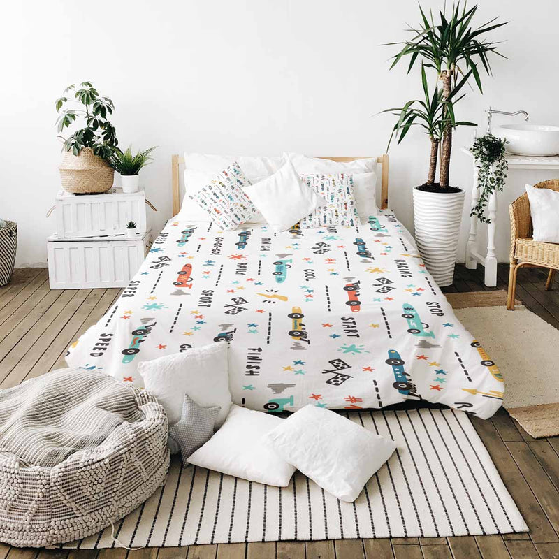 Therapy blankets and bedding set, white with racing cars.