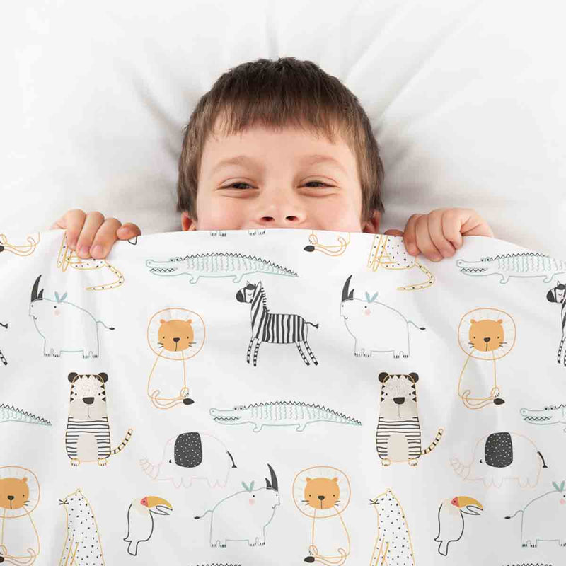 Therapy blanket bedding set, white with zoo animals.