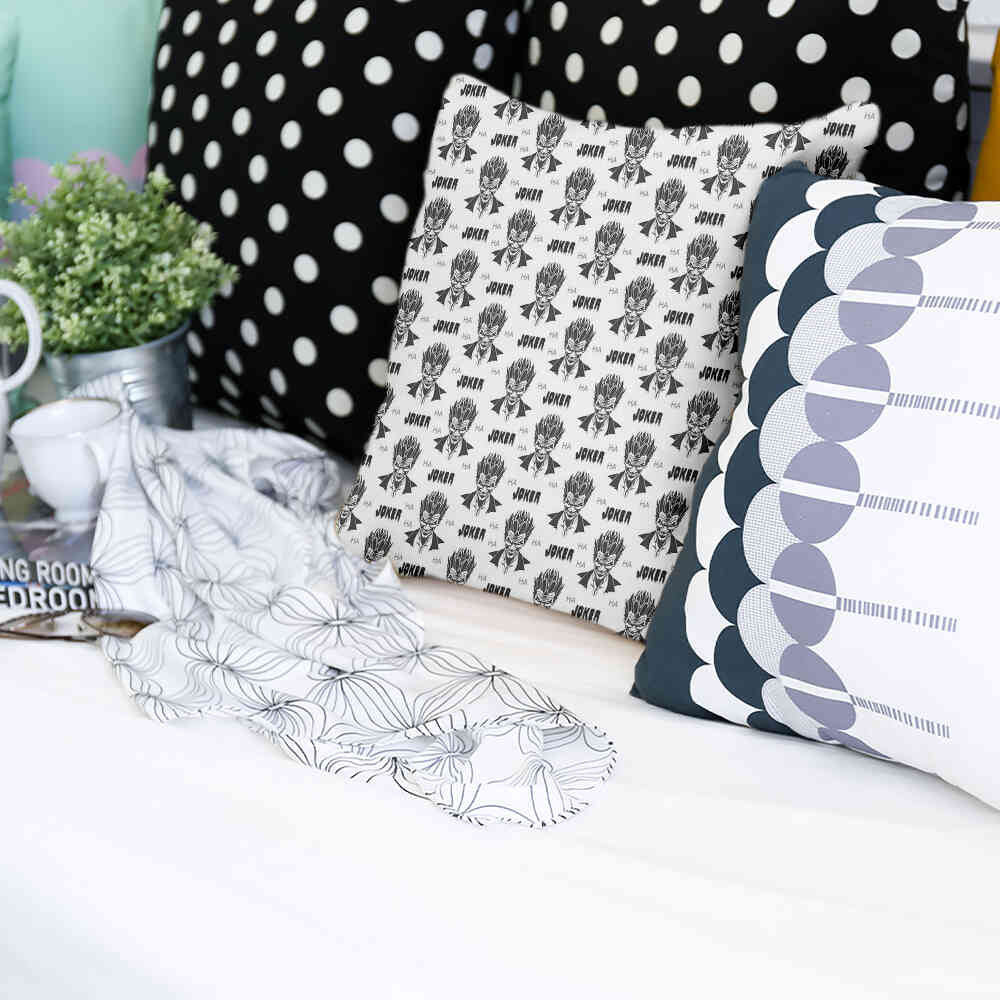 Almohada de salud Joker blanco y negro