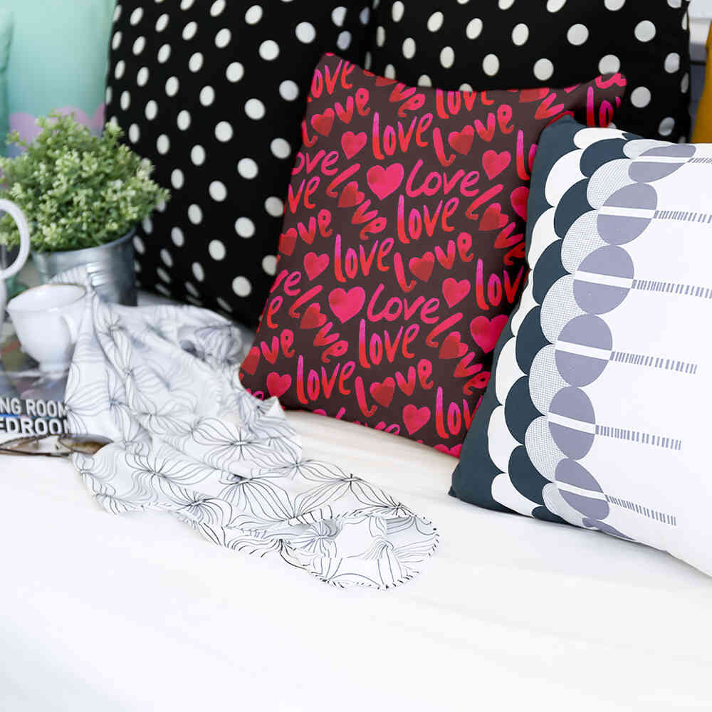 Health pillow black with lettering Love