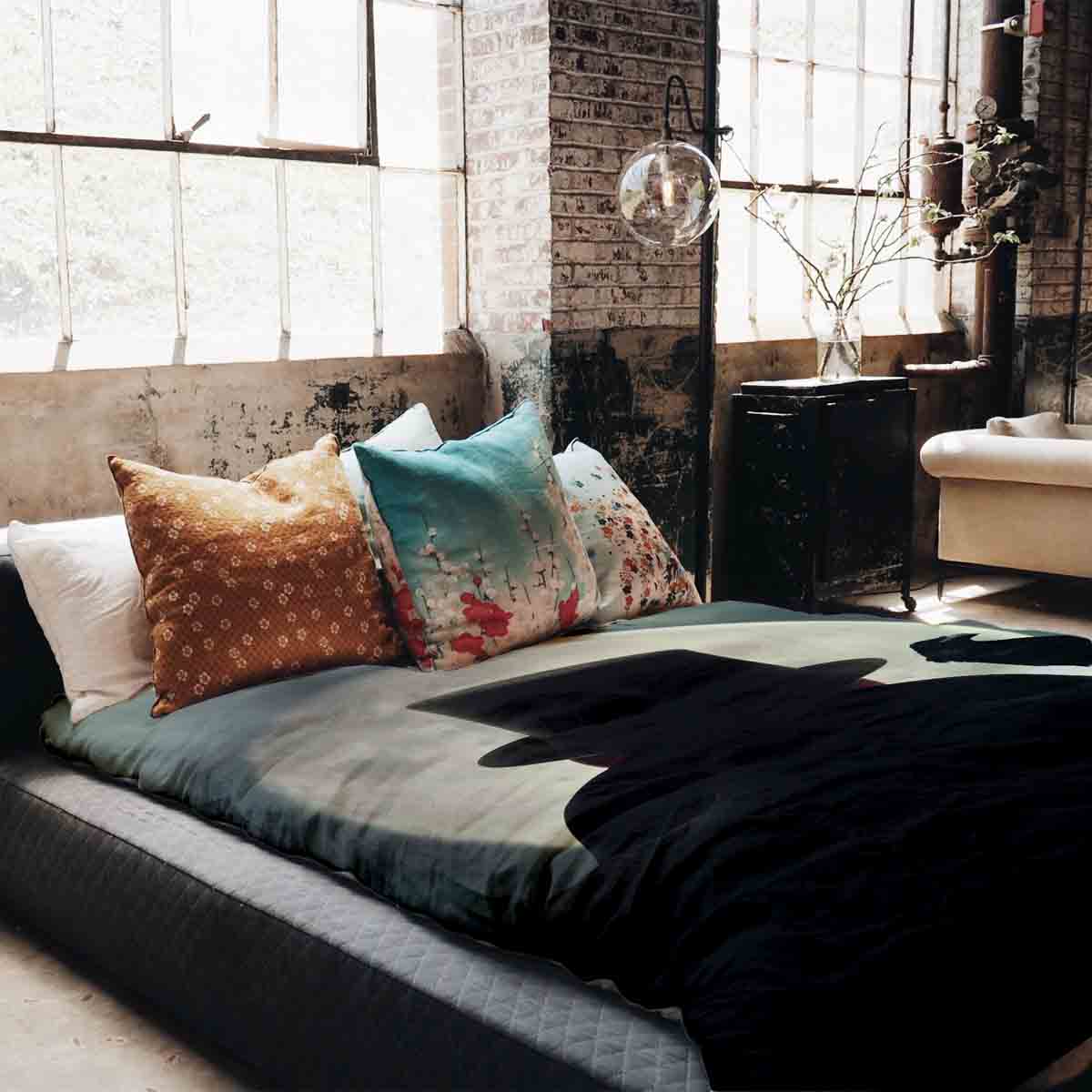 Set de ropa de cama con manta terapéutica Hombre a la luz de la luna