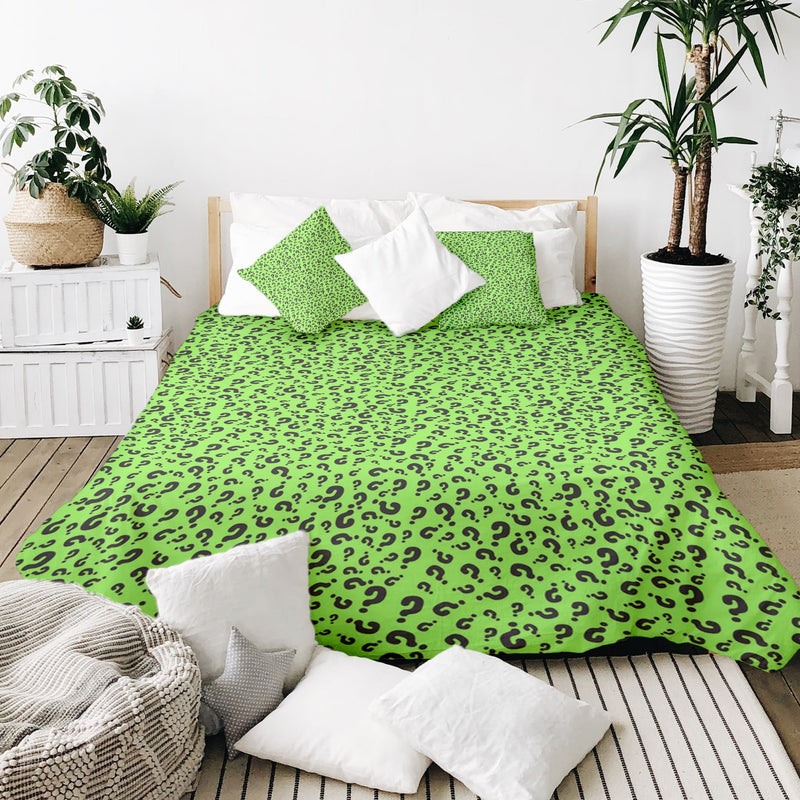 Therapy blankets and bedding set, light green with question marks.