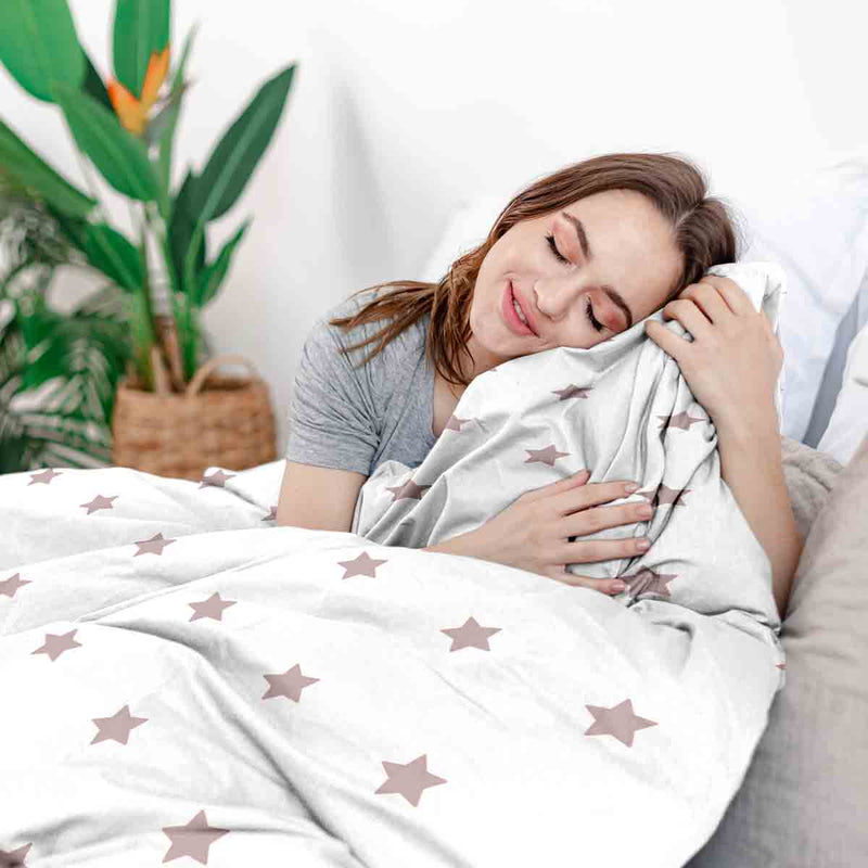 Therapy blanket bedding set, white with pink stars.