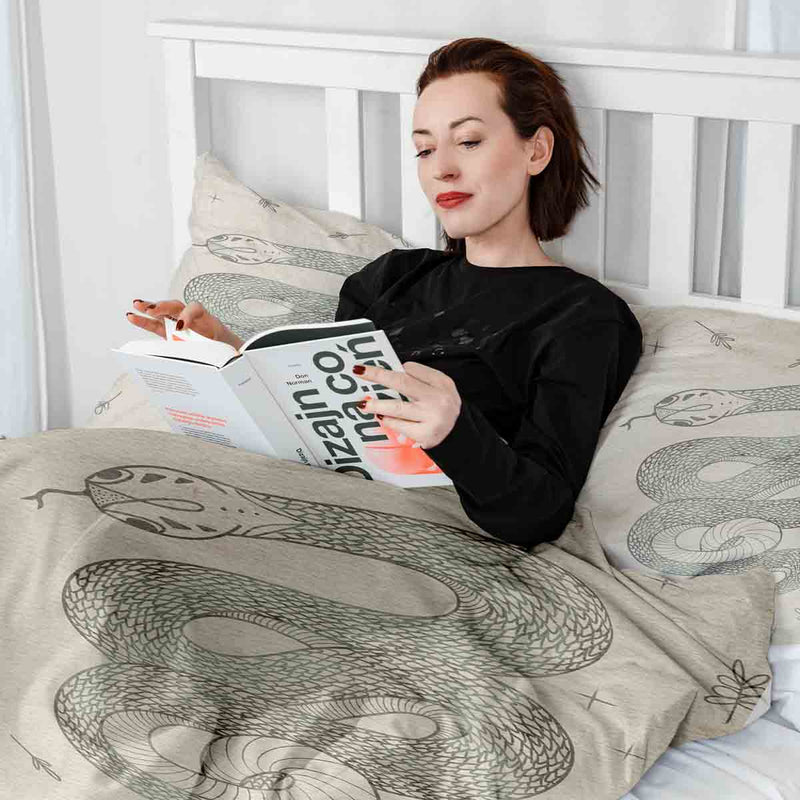 Therapy blanket bedding set beige with snake