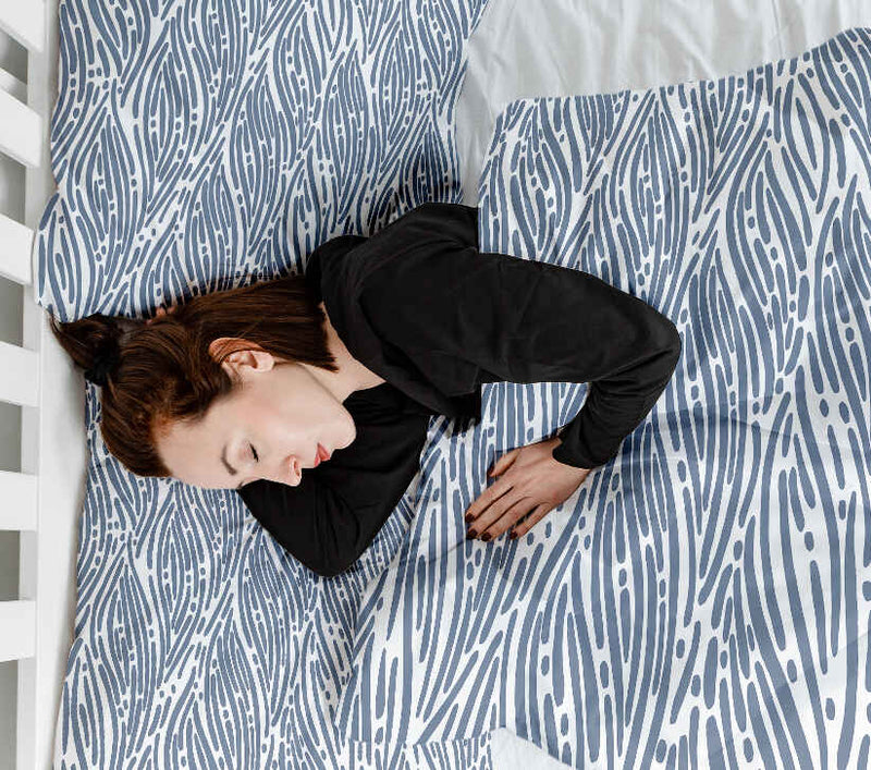 Therapy blankets bedding set, wavy pattern, blue.