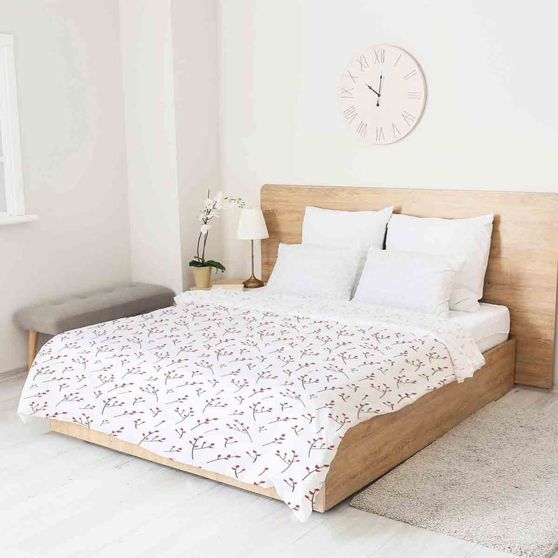 Therapy blanket and bedding set, white with delicate roses.