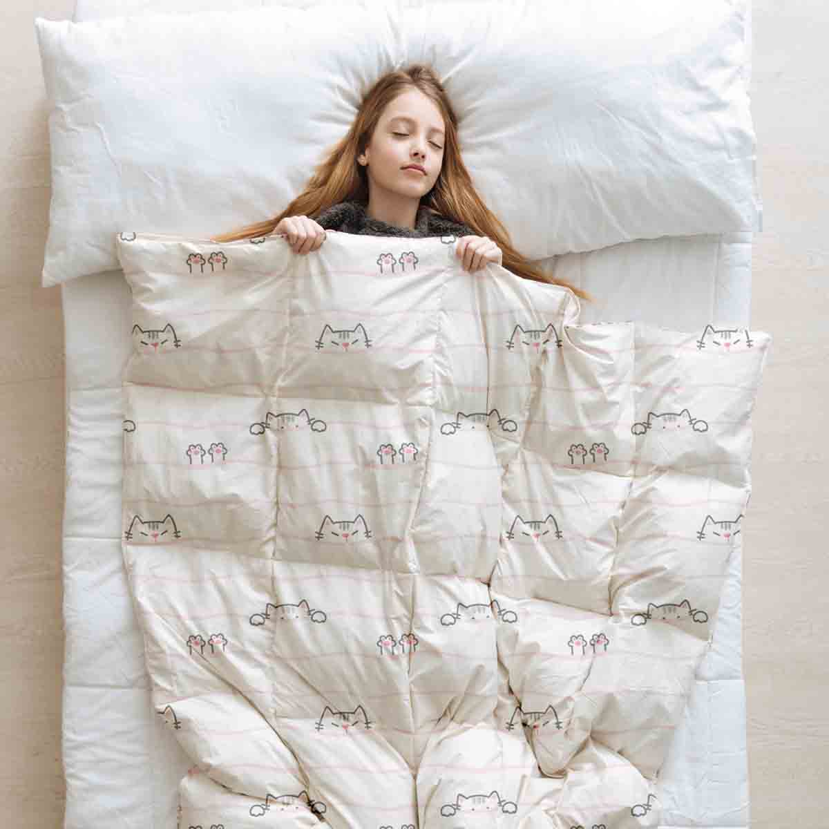 Original therapy blanket - cotton cover white with small cats