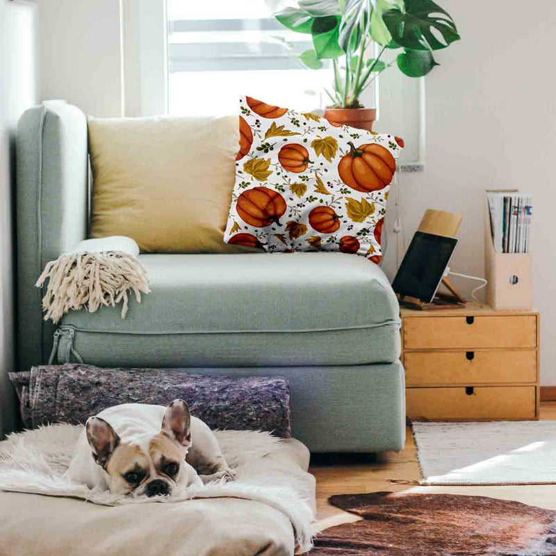 Almohada de salud blanca con grandes calabazas