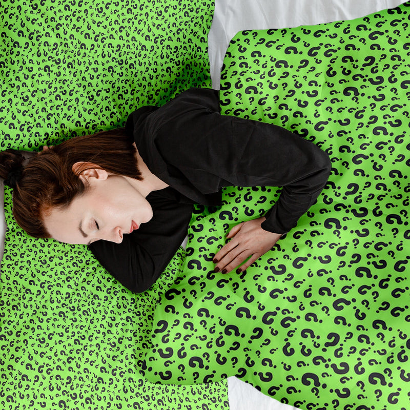 Therapy blankets and bedding set, light green with question marks.