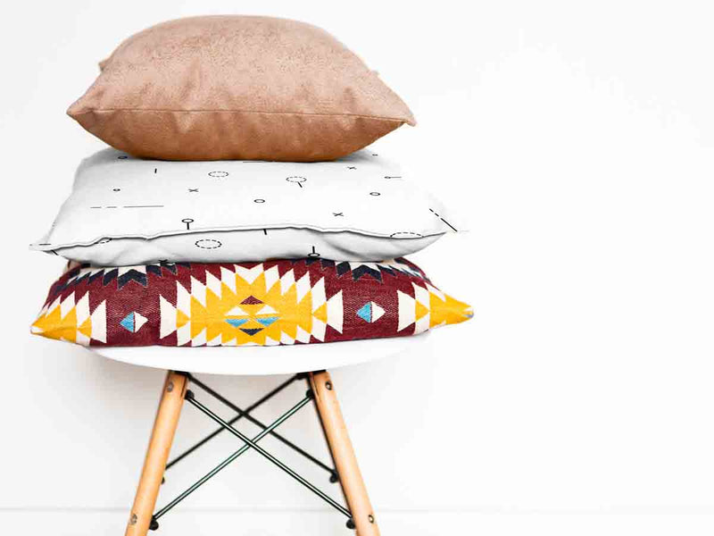 Gezondheidskussen wit met zwarte vormen