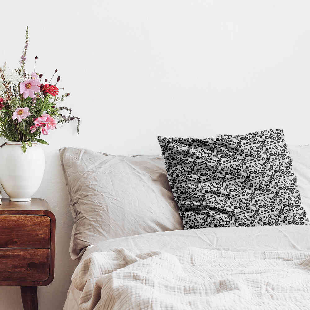 Cuscino salute scritta in nero Joker